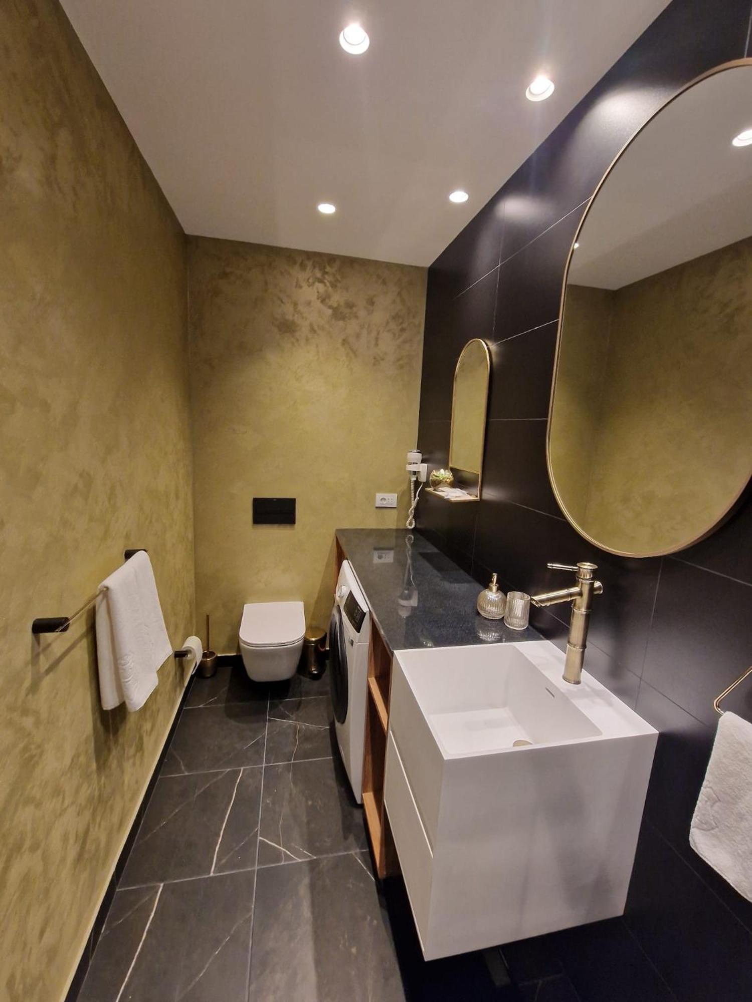 Ferienwohnung Rokebea Luxury Brașov Exterior foto