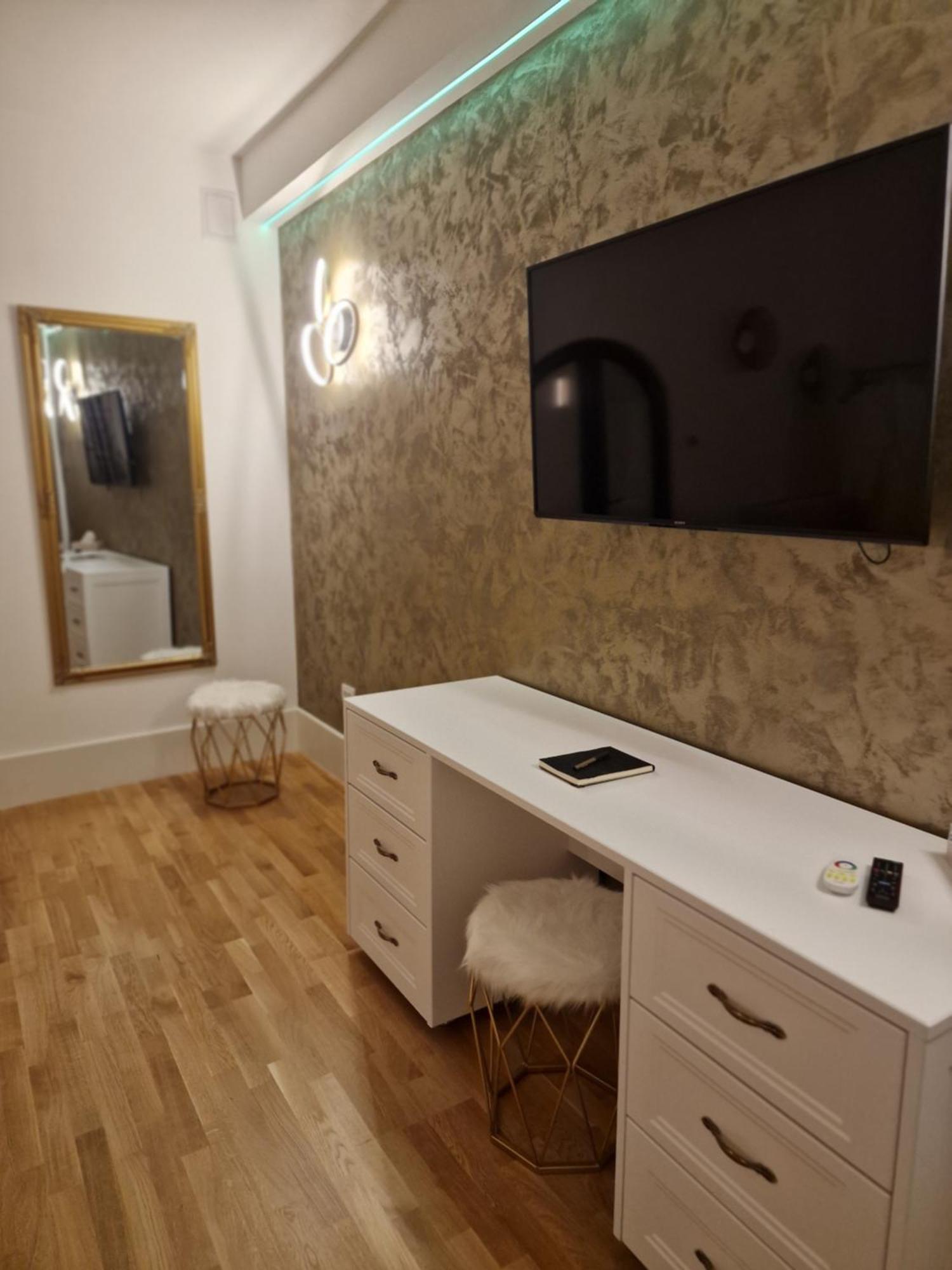 Ferienwohnung Rokebea Luxury Brașov Exterior foto