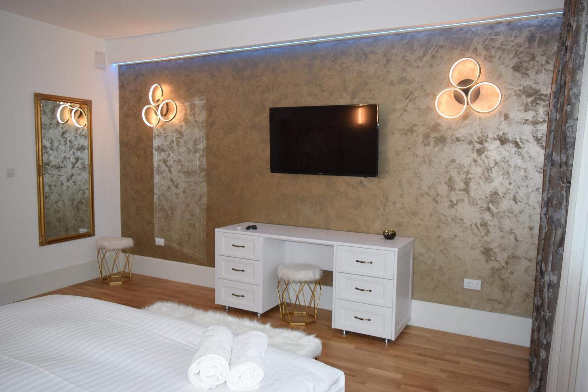 Ferienwohnung Rokebea Luxury Brașov Exterior foto